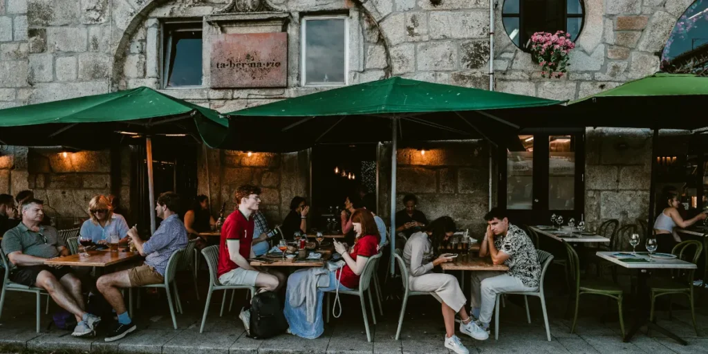 Porto Food Scene: Multilingual Menus & Must-Try Dishes